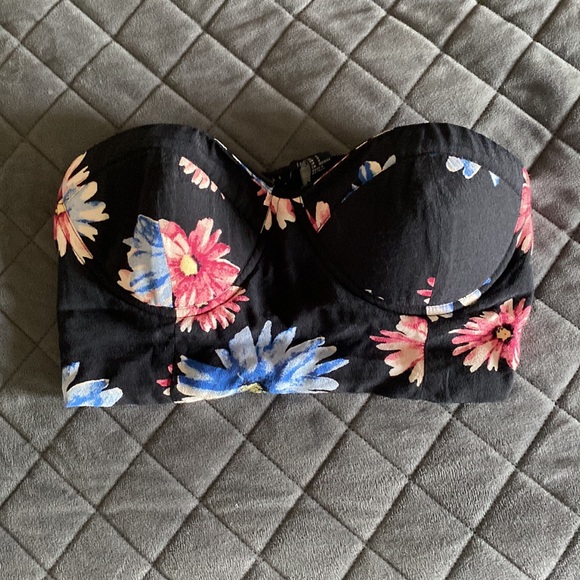 Forever 21 Summer Floral Busier Crop Top - Picture 3 of 3